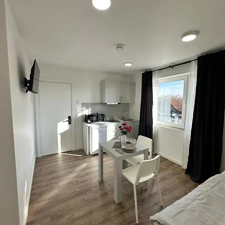 Dom wakacyjny - Monteurzimmer In Halle Saale - Ideal Fuer Firmen Und Monteure Naehe Leipzig Halle Airport, Kabelsketal, Schkopau, Leuna, Merseburg *